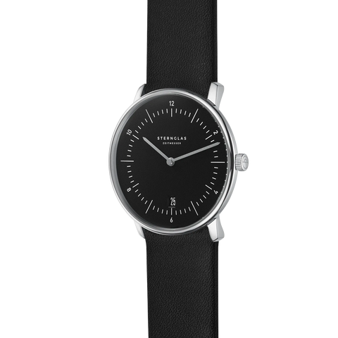 Naos piano black — three-quarter view