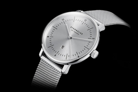 Naos XS Edition Elyra Silver lifestyle view